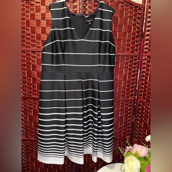 Lane Bryant Black Sleeveless A-Line Midi Dress Size 20 - Picture 2 of 7